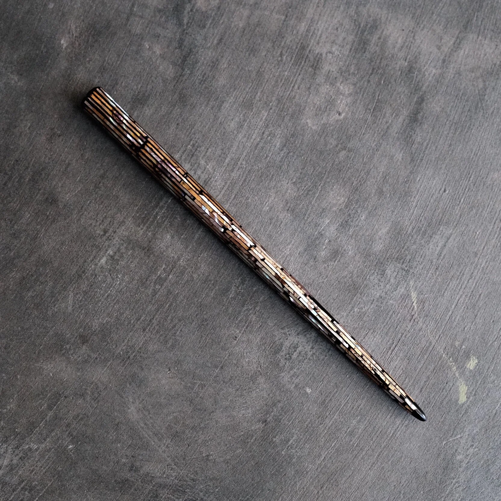 Huy Hoang Dao, International Calligraphy Artist, Pen Maker